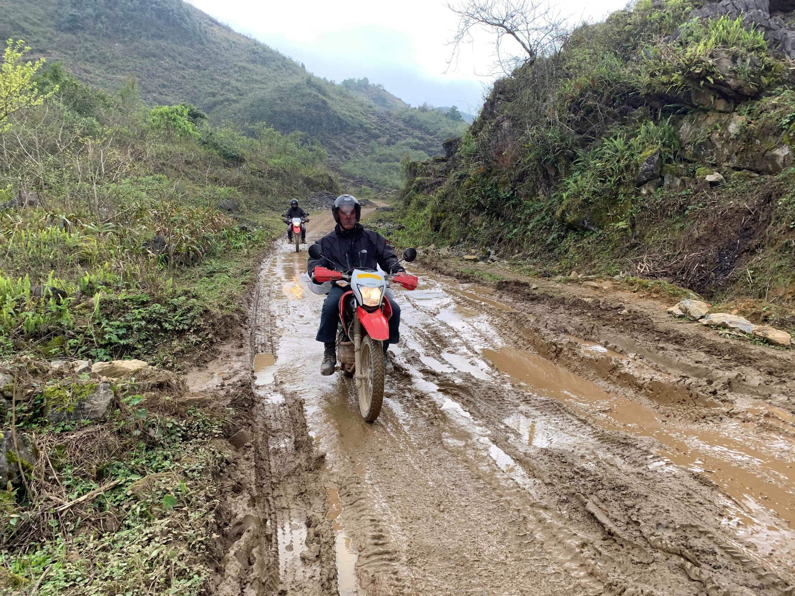 Why Honda motorcycles are mostly used for off-road trails in Vietnam ? 