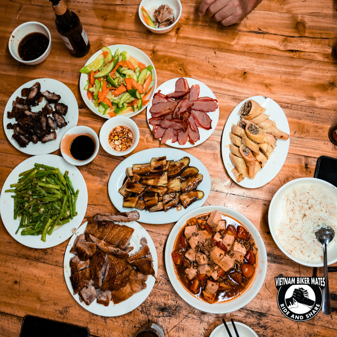 what to expect when staying Vietnam homestay: home-cooked meal