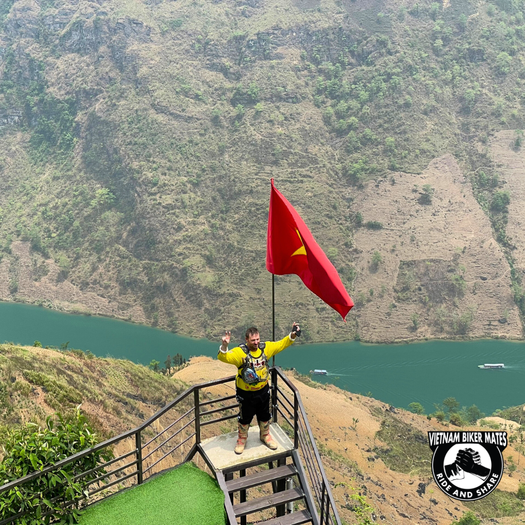 explore Ha Giang, north vietnam by motorbike