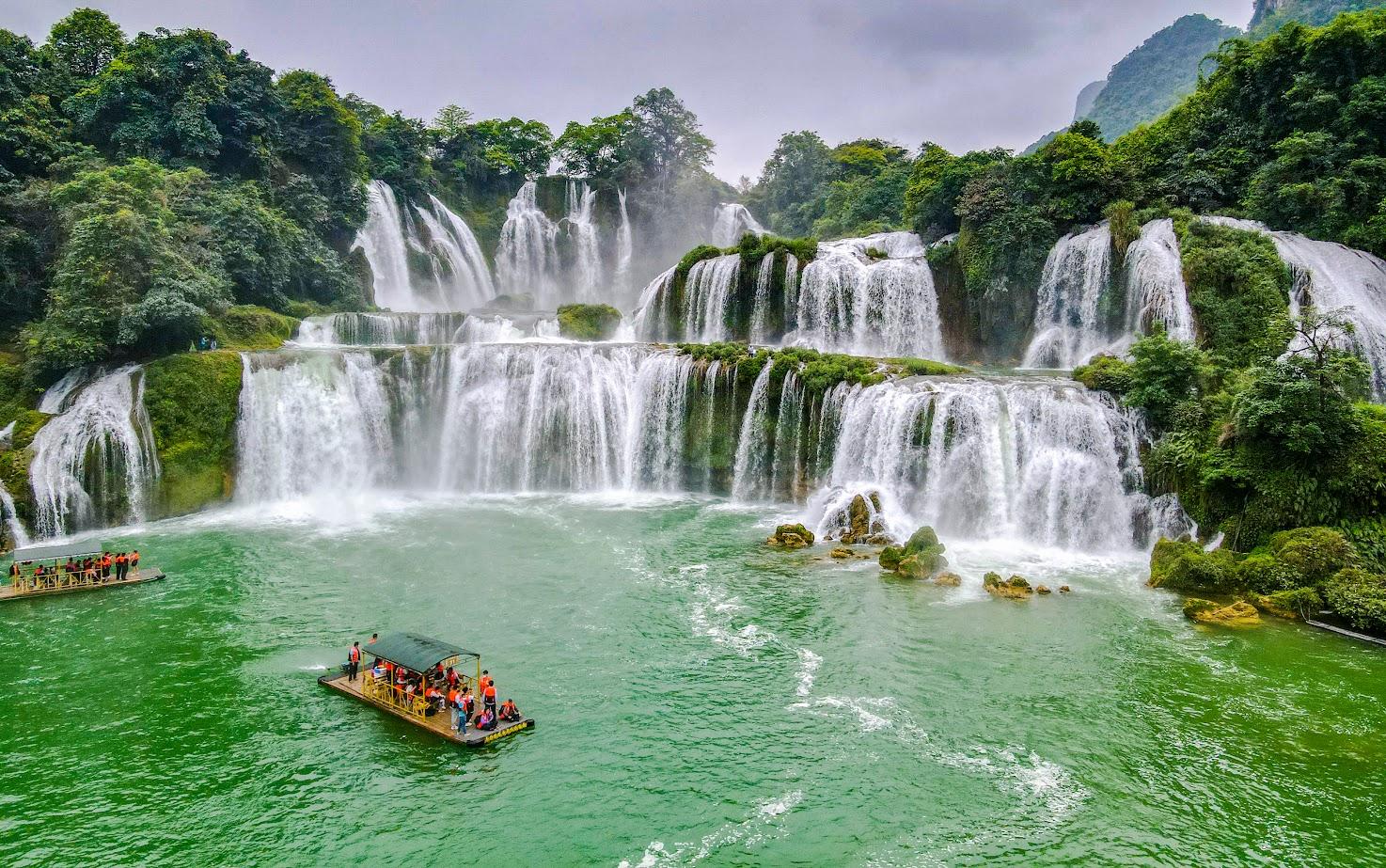 explore cao bang north vietnam by motorbike