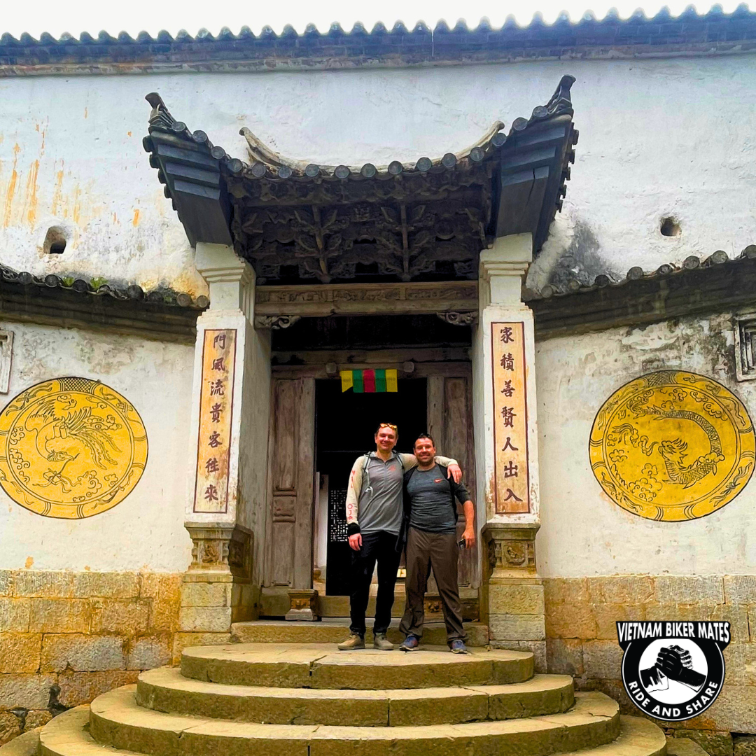 a visit to Hmong king palace during ha giang loop tour from hanoi 