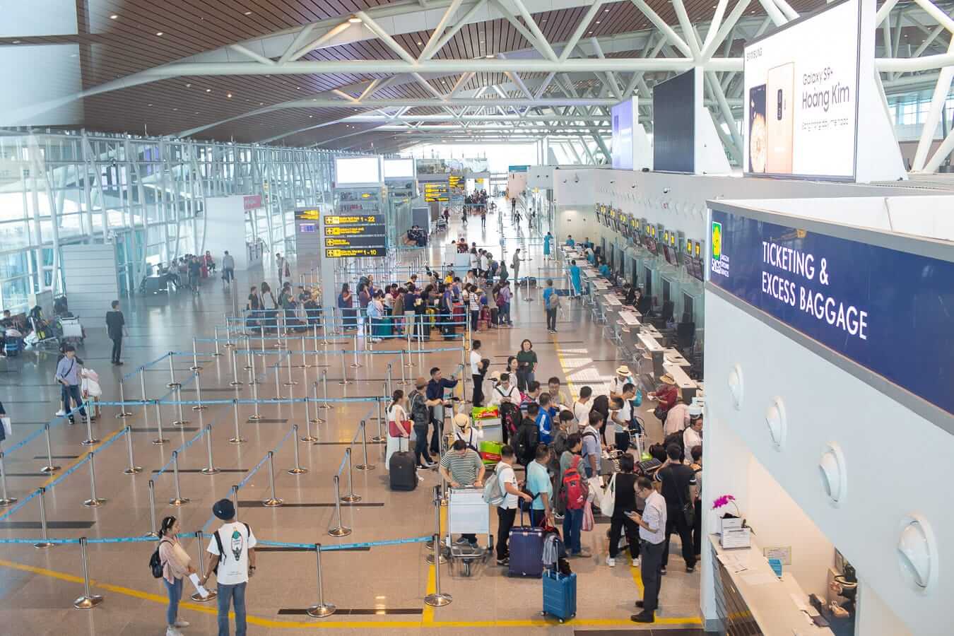 vietnam international airport in Da Nang offer a modern interior