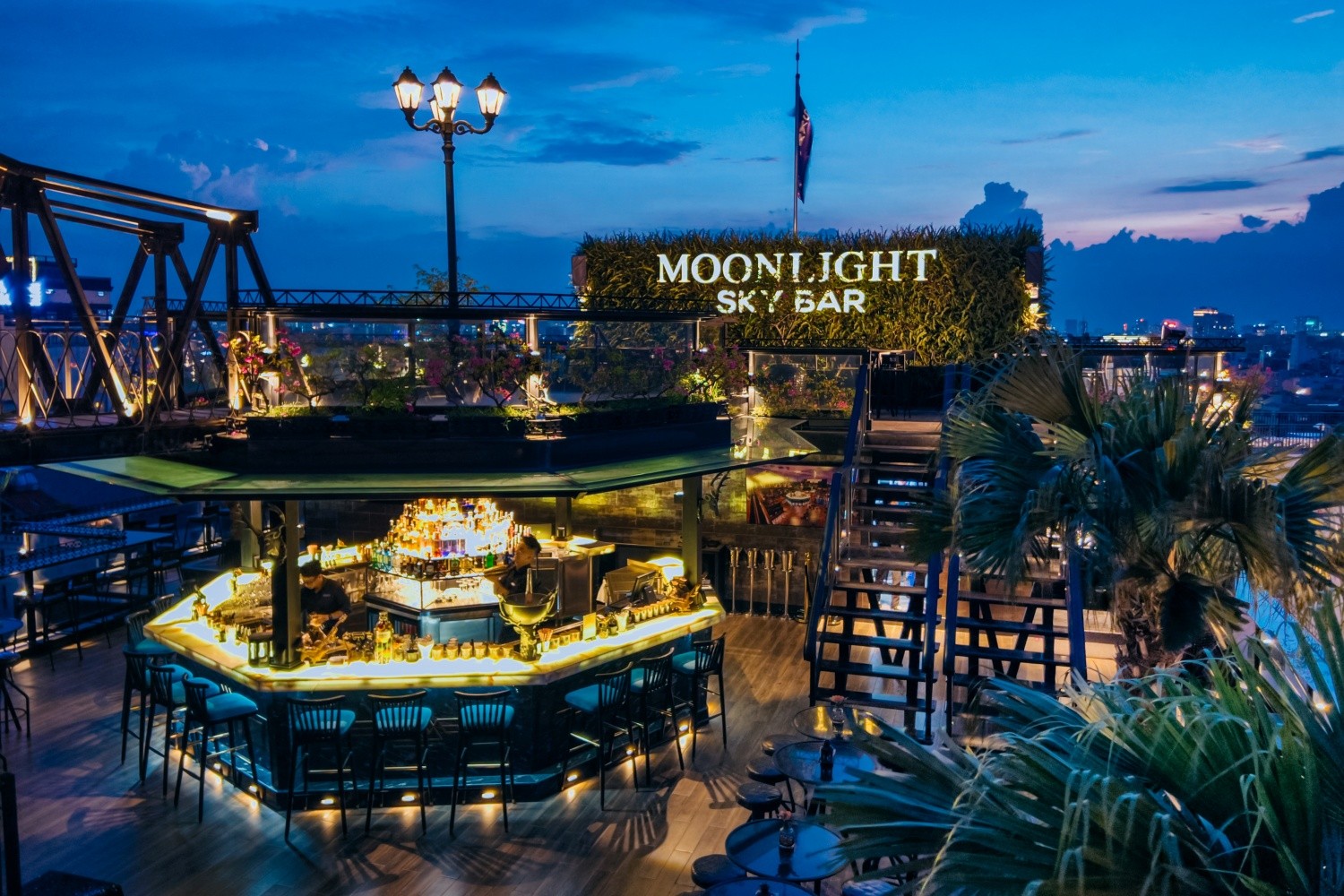 Moonlight sky bar