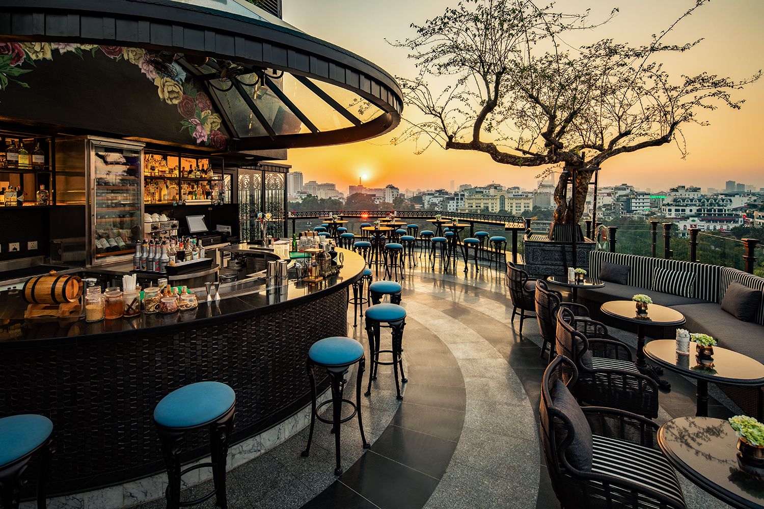 Terraco sky bar - When it comes to nightlife in Hanoi, you can’t skip this view from this sky bar